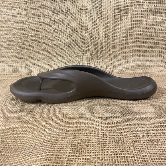 Crocs Sandals Flip Flops Clog ABF Thong Brown Slip On  Size 12 - Picture 5 of 10